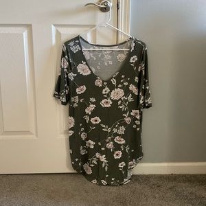 Maurice’s 24/7 large flower top